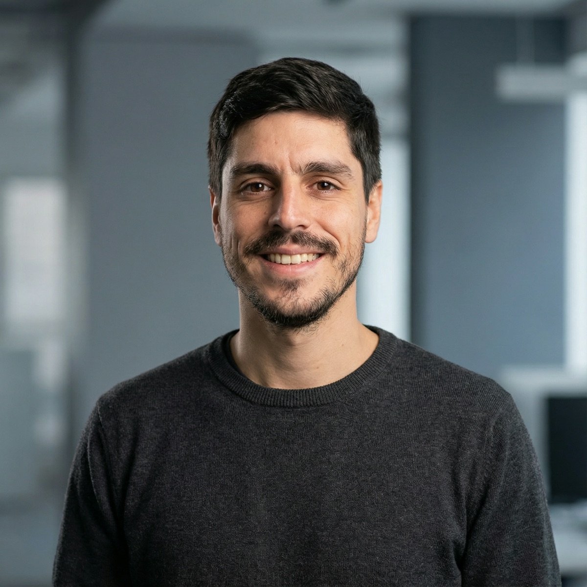 Francisco Salazar, Sr DevOps Engineer and founder of Resonadores IA